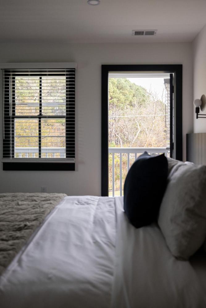 Deluxe King Room interior
